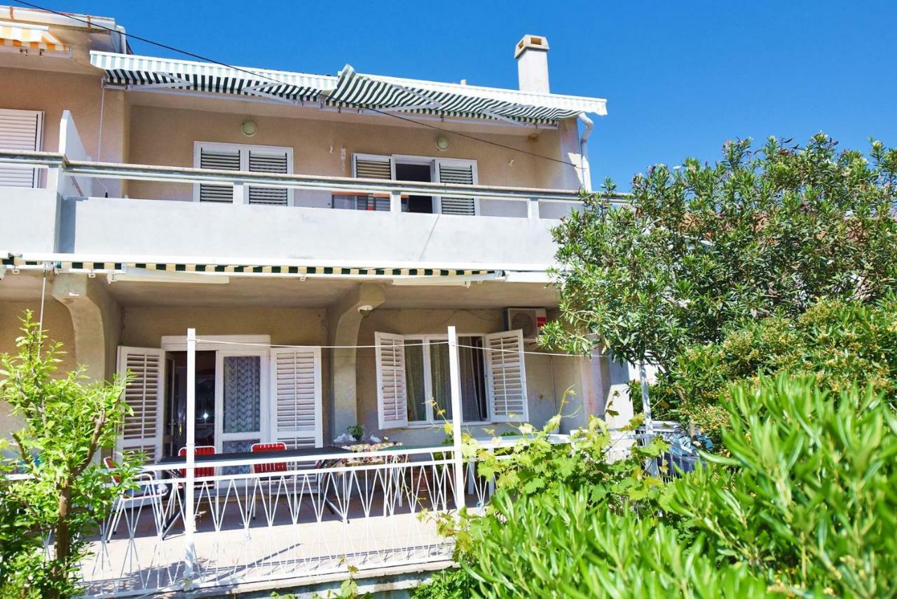 Apartments Villa Milenka 诺瓦利娅 外观 照片